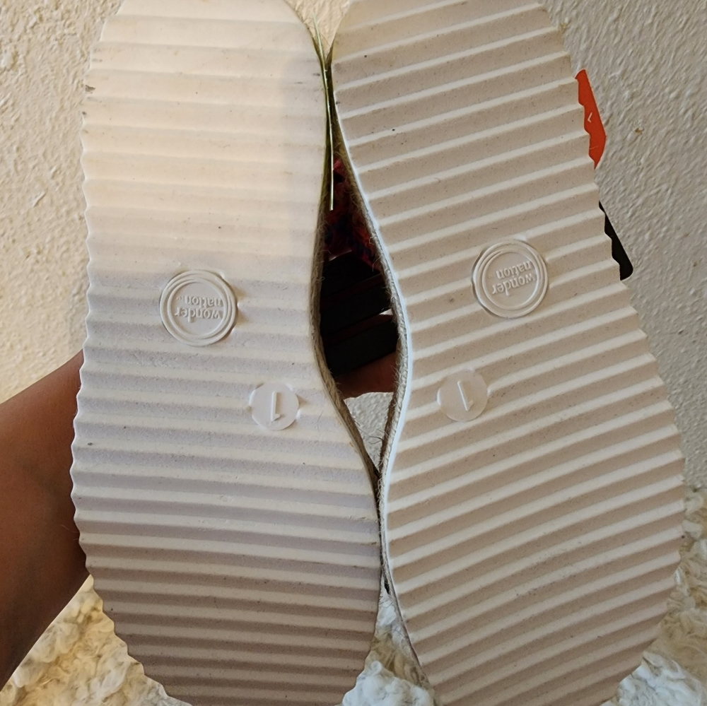 Sandals - Picture 6 of 9
